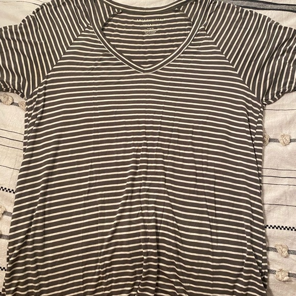 Bundle of 4 American Eagle Staple T shirts - Picture 4 of 8